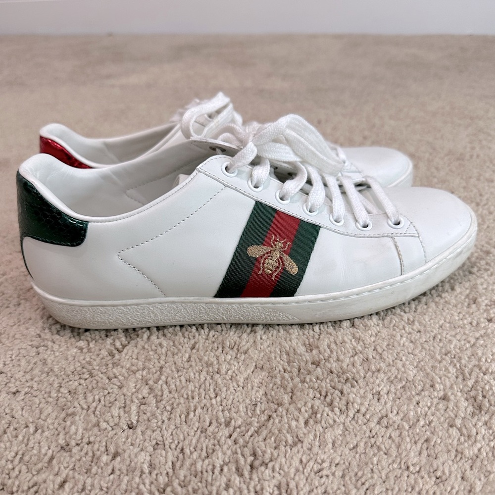 Lightly used Guccis Ace Sneaker with Bee